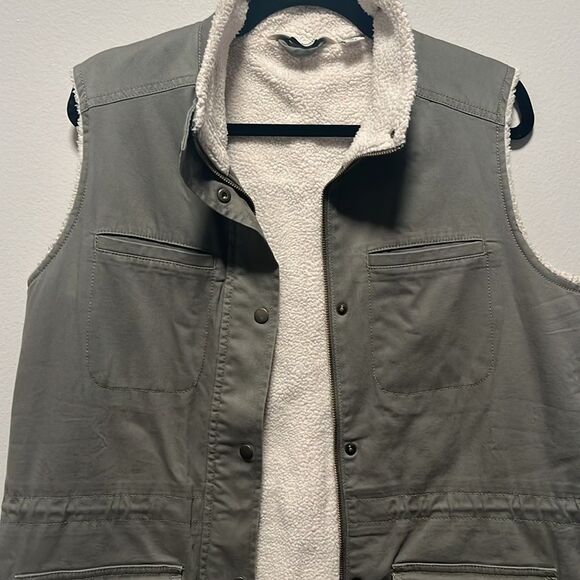 L.L. BEAN Women's Olive Green Utility Sherpa Lined Vest, Size M - Picture 4 of 12